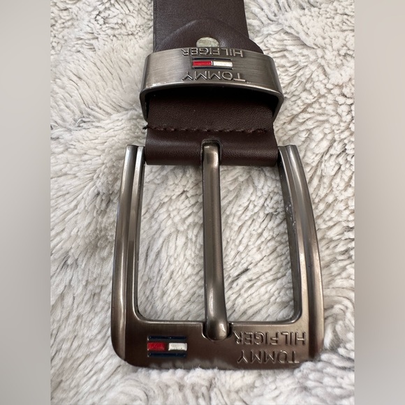 TOMMY HILFIGER men’s brown leather belt - Picture 2 of 9